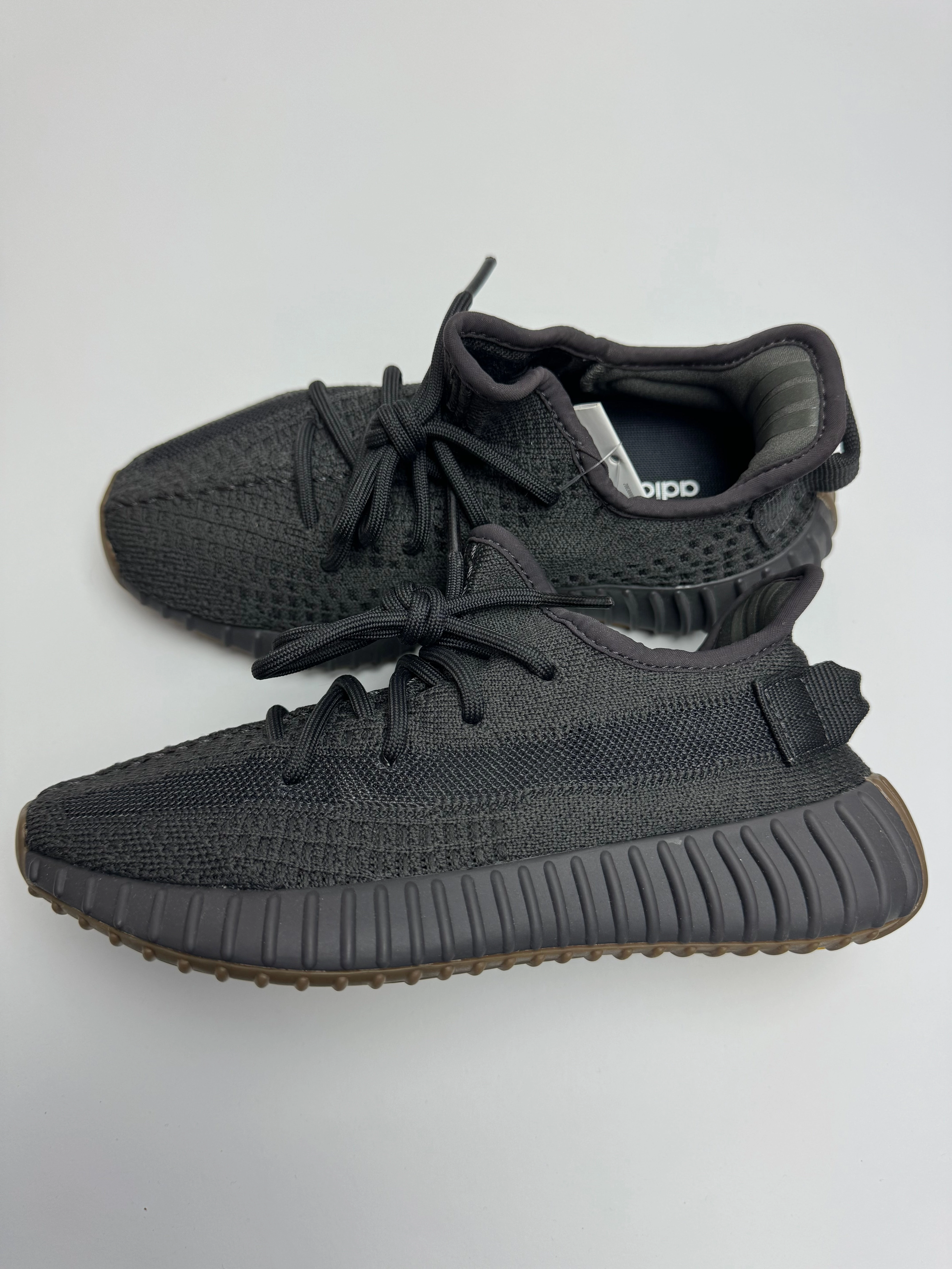 Yeezy Boost 350 V2 "Cinder" Fun run Roomie Fit