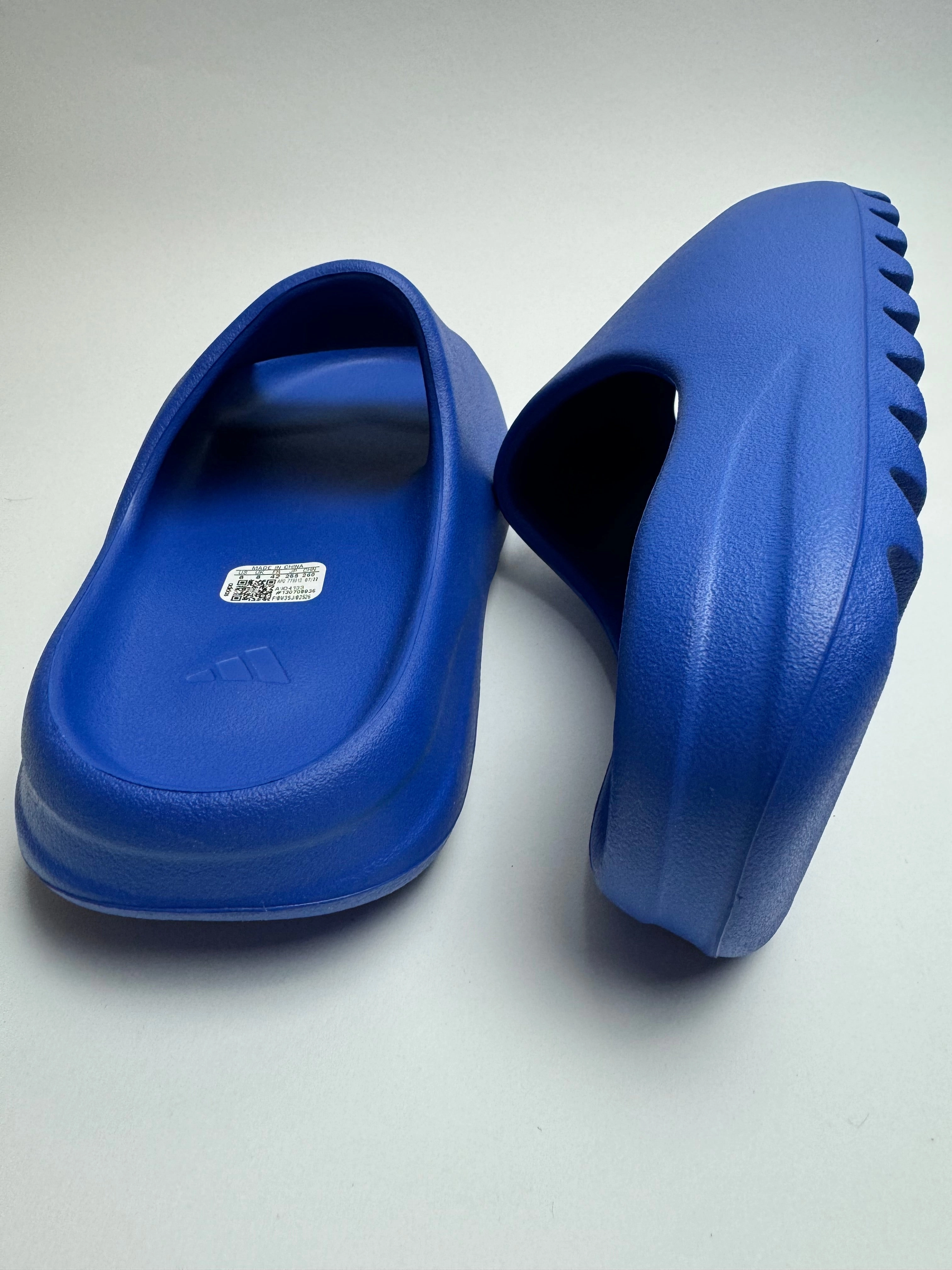 Yeezy Slide "Azure" Fashion Forward