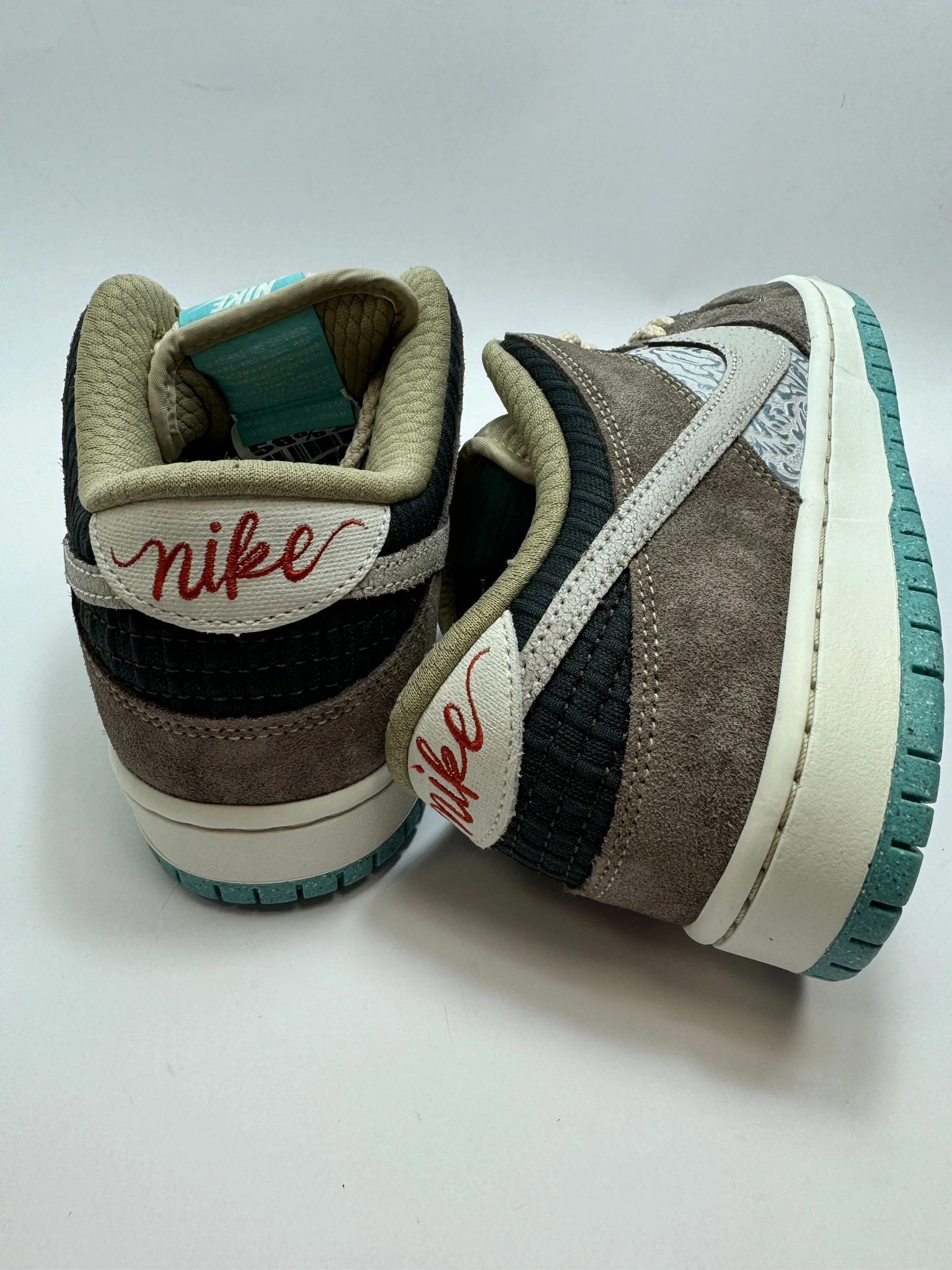 fitness gear Trendy Colors Nike SB Dunk Low "Big Money Savings"