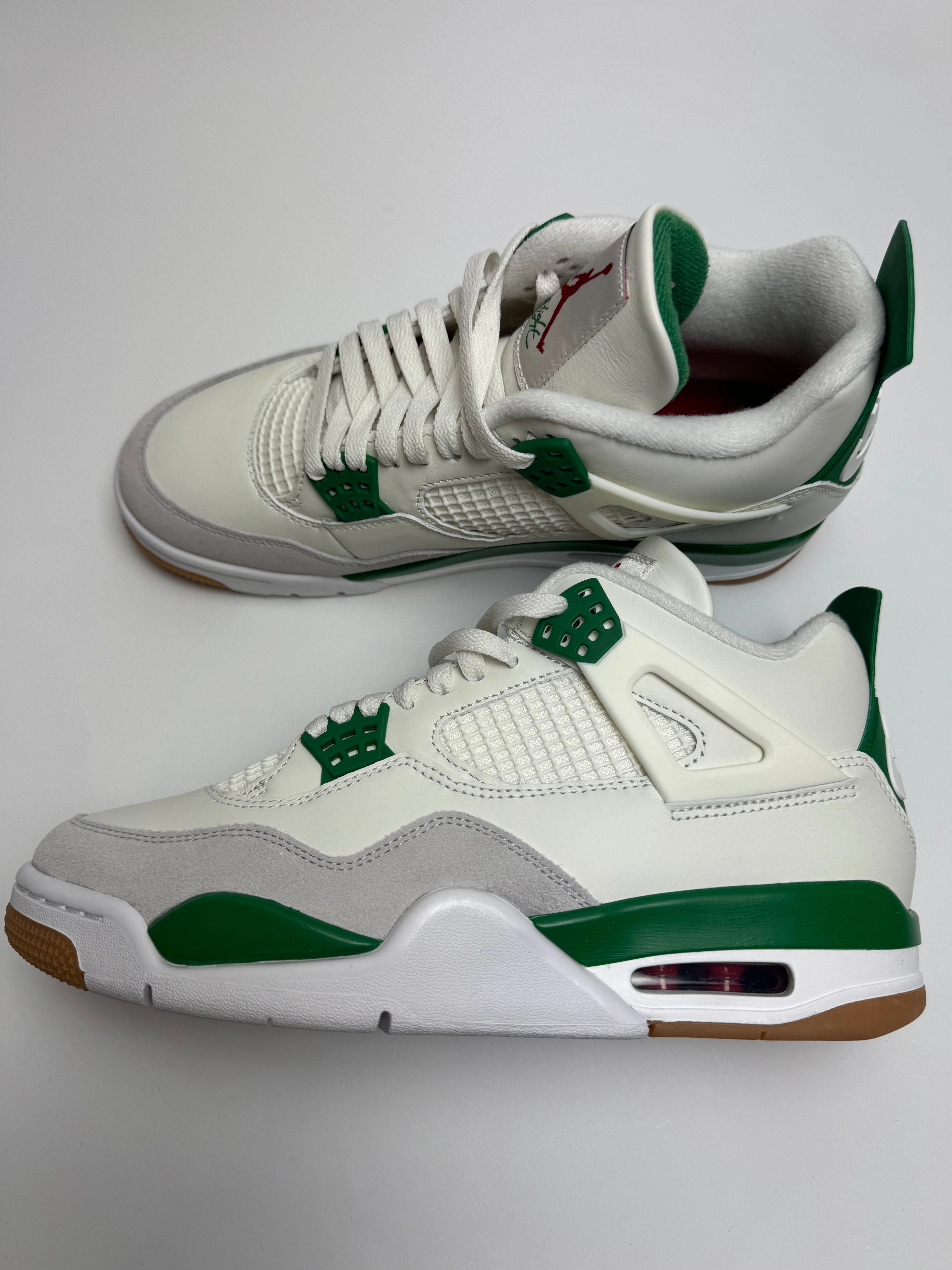 Endurance Design Comfortable Fitment Air Jordan 4 SB "Pine Green"