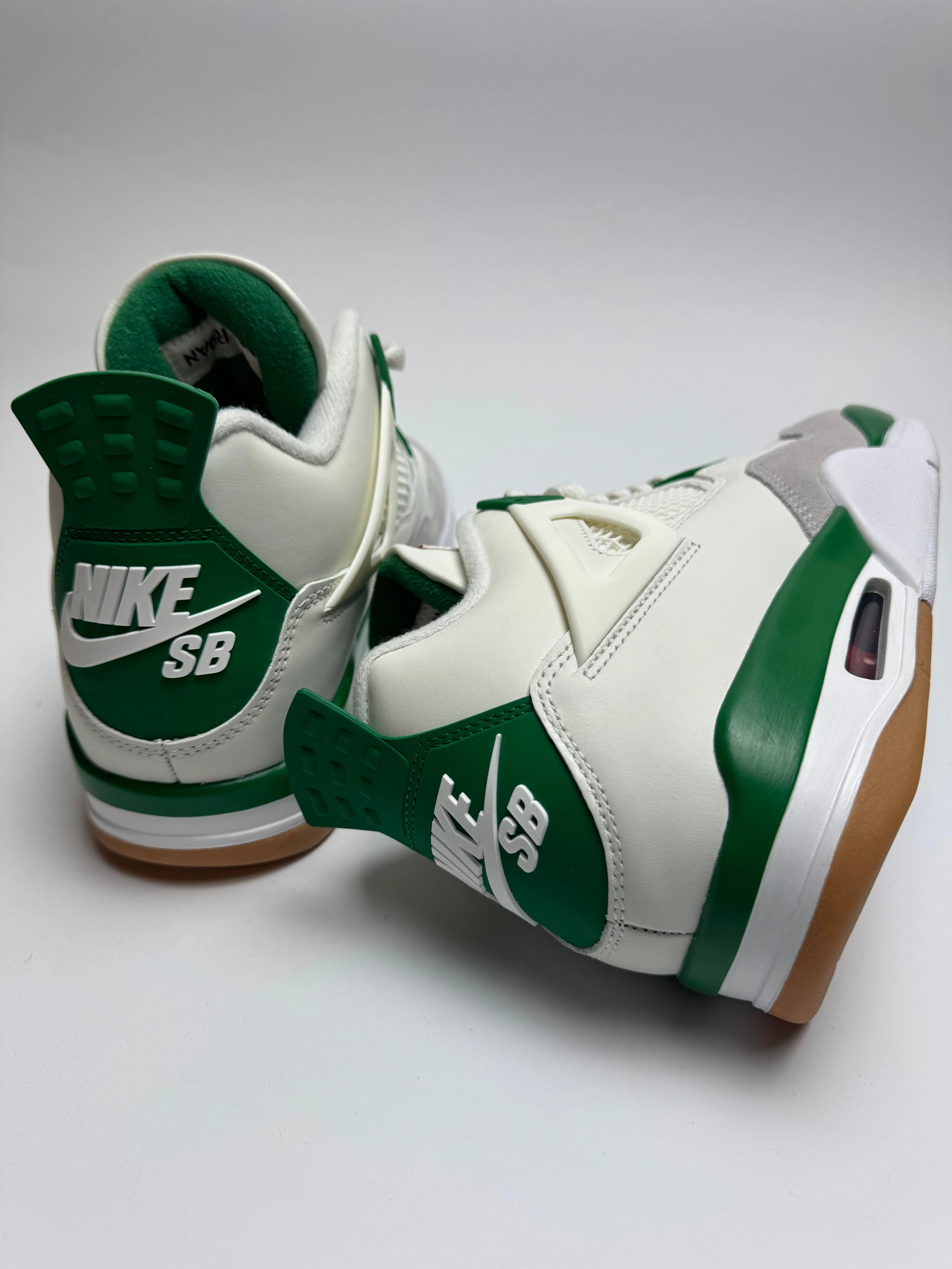 Adjustable Laces Air Jordan 4 SB "Pine Green"