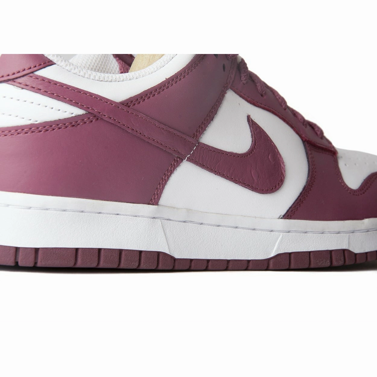 loose - fit shoes noiseless Dunk Low "Ostrich "Pack- Myth"