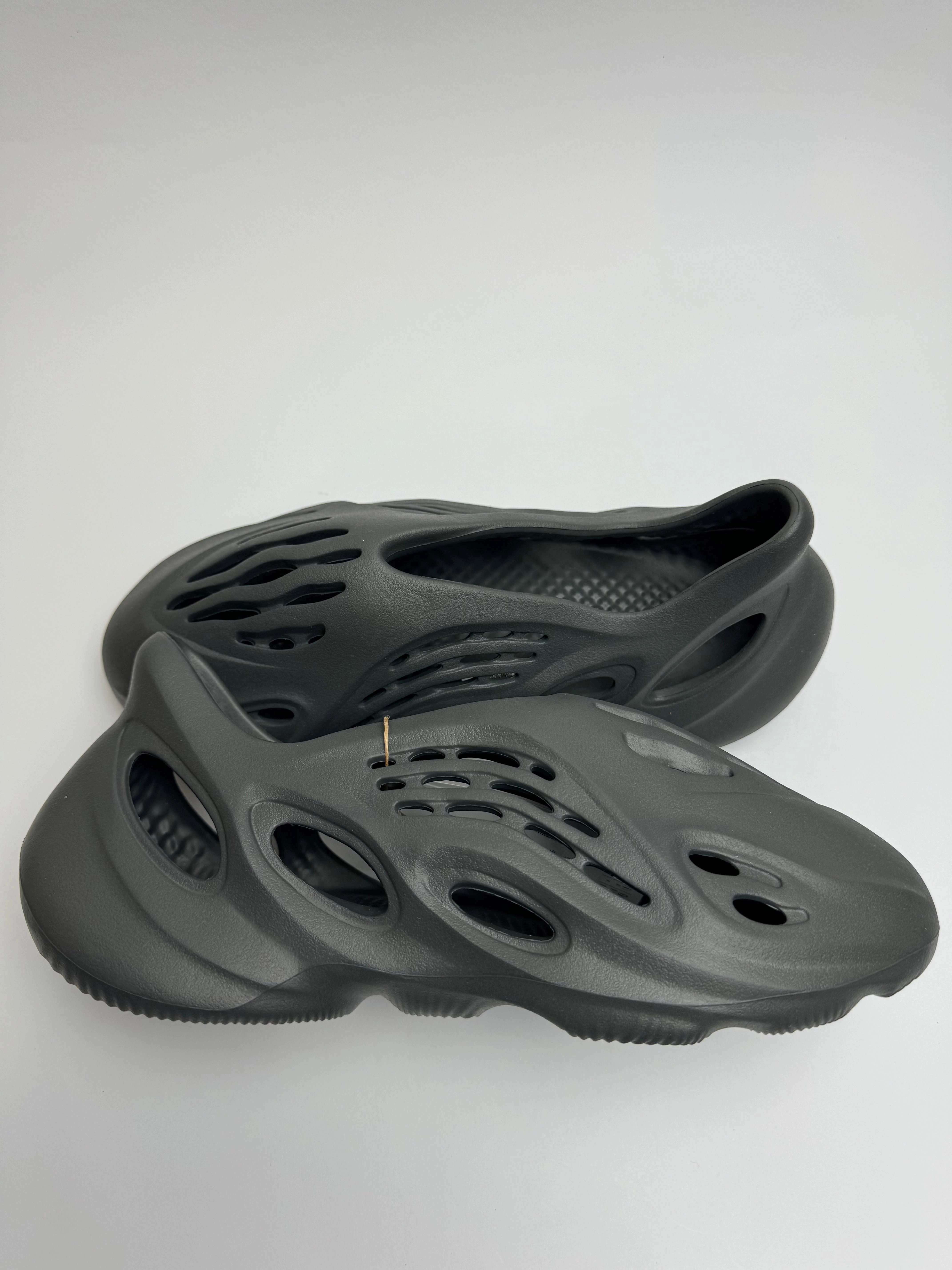 Yeezy Foam RNNR "Carbon" wedge sandals Freedom Move