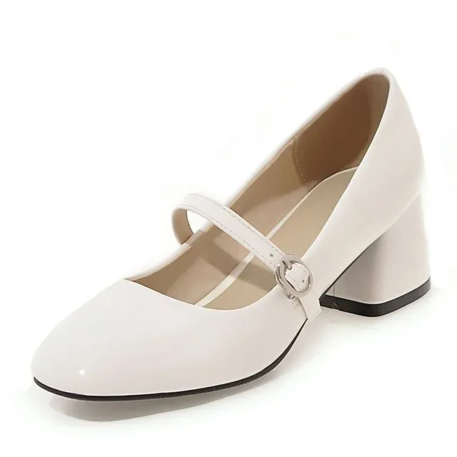 USS Shoes Abby Women's Mid Heel With Buckle Shoes