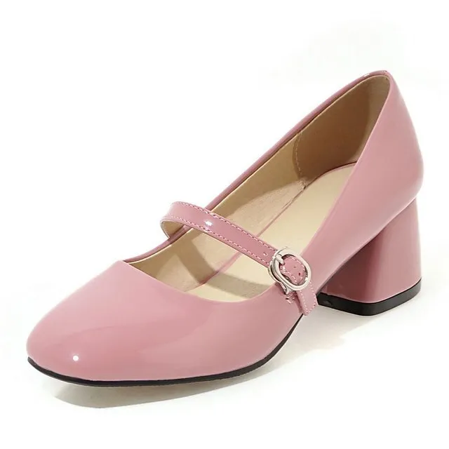USS Shoes Abby Women's Mid Heel With Buckle Shoes