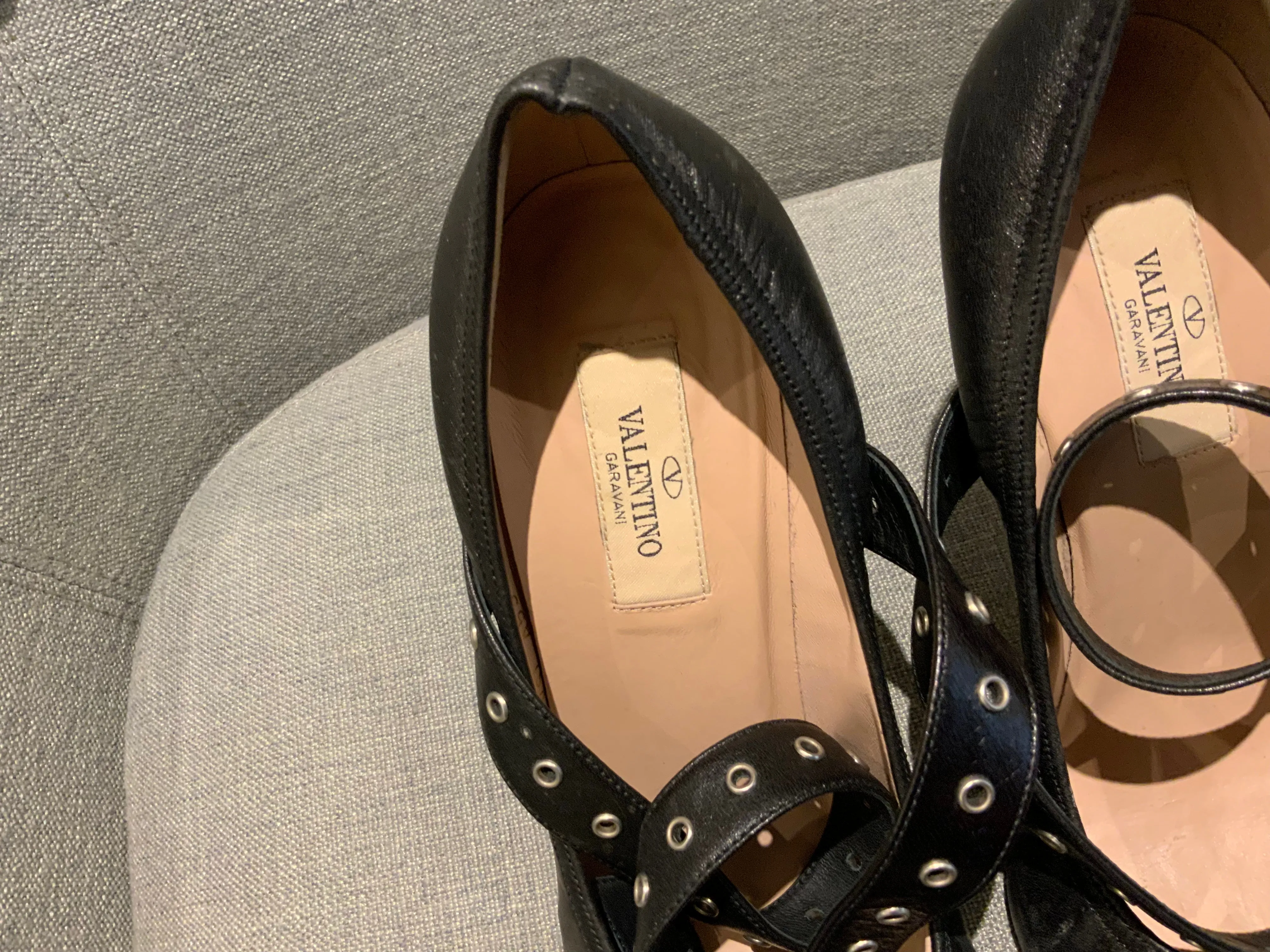 Valentino Women's Black Leather Eyelet Trim Slingback Shoes Size 39 UK 6 US 9 ladies