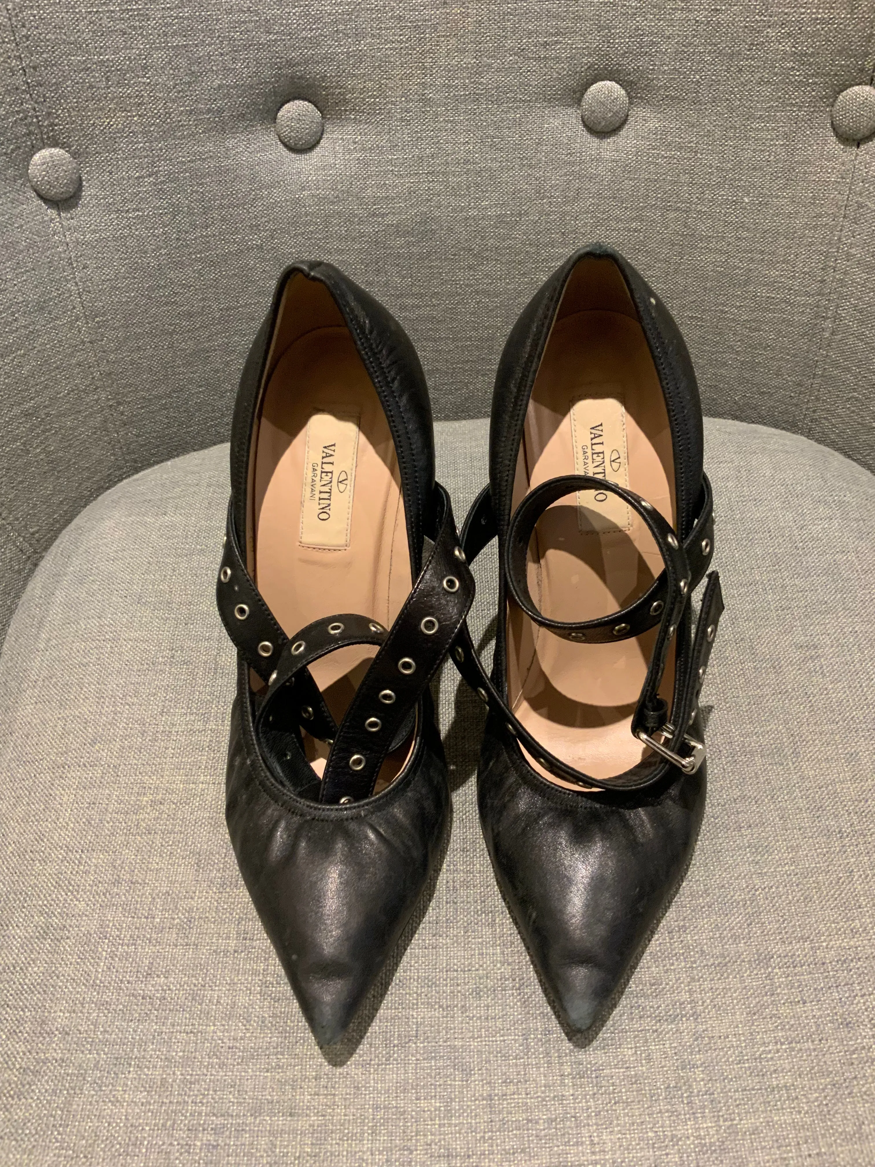 Valentino Women's Black Leather Eyelet Trim Slingback Shoes Size 39 UK 6 US 9 ladies