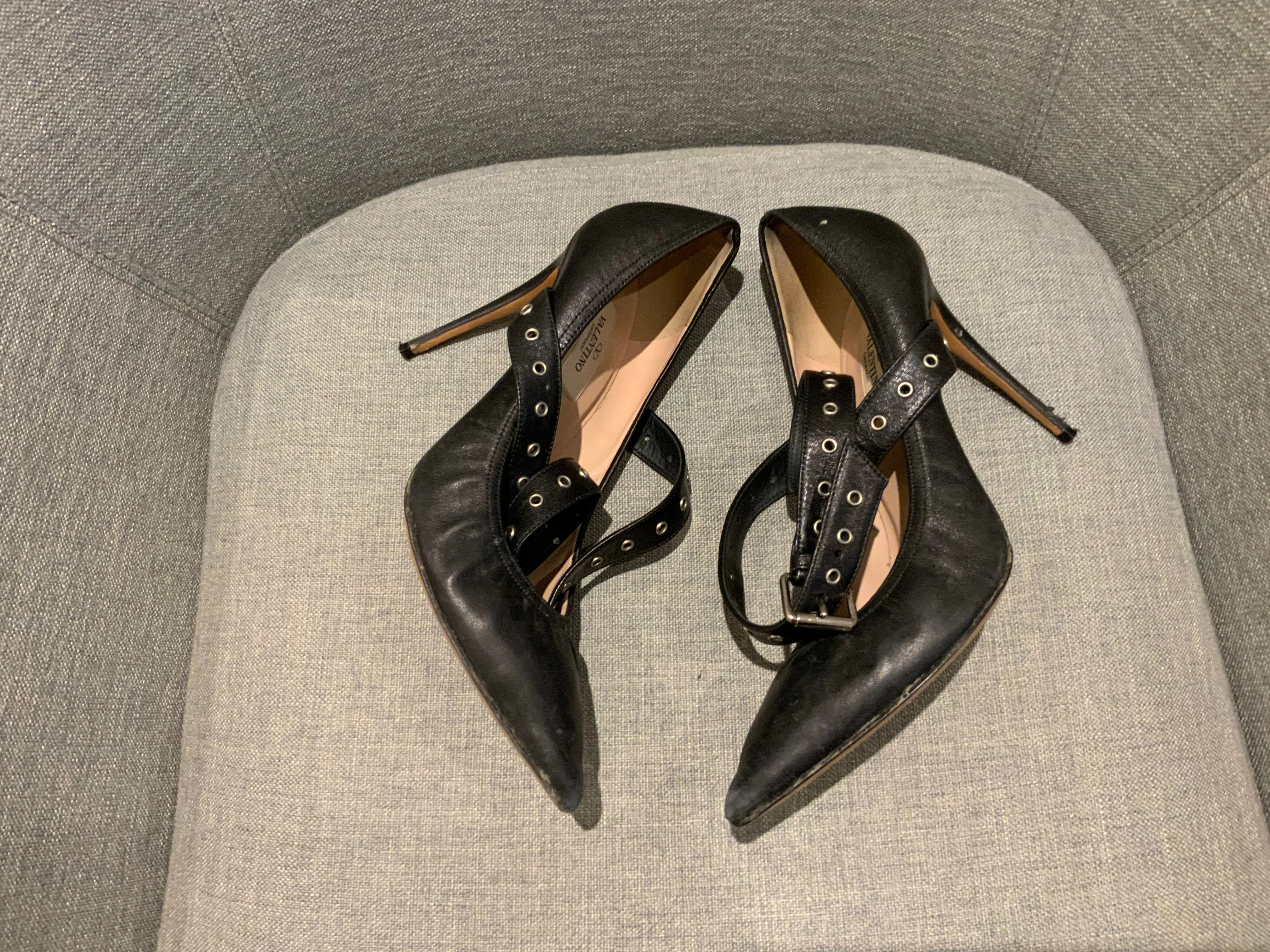 Valentino Women's Black Leather Eyelet Trim Slingback Shoes Size 39 UK 6 US 9 ladies
