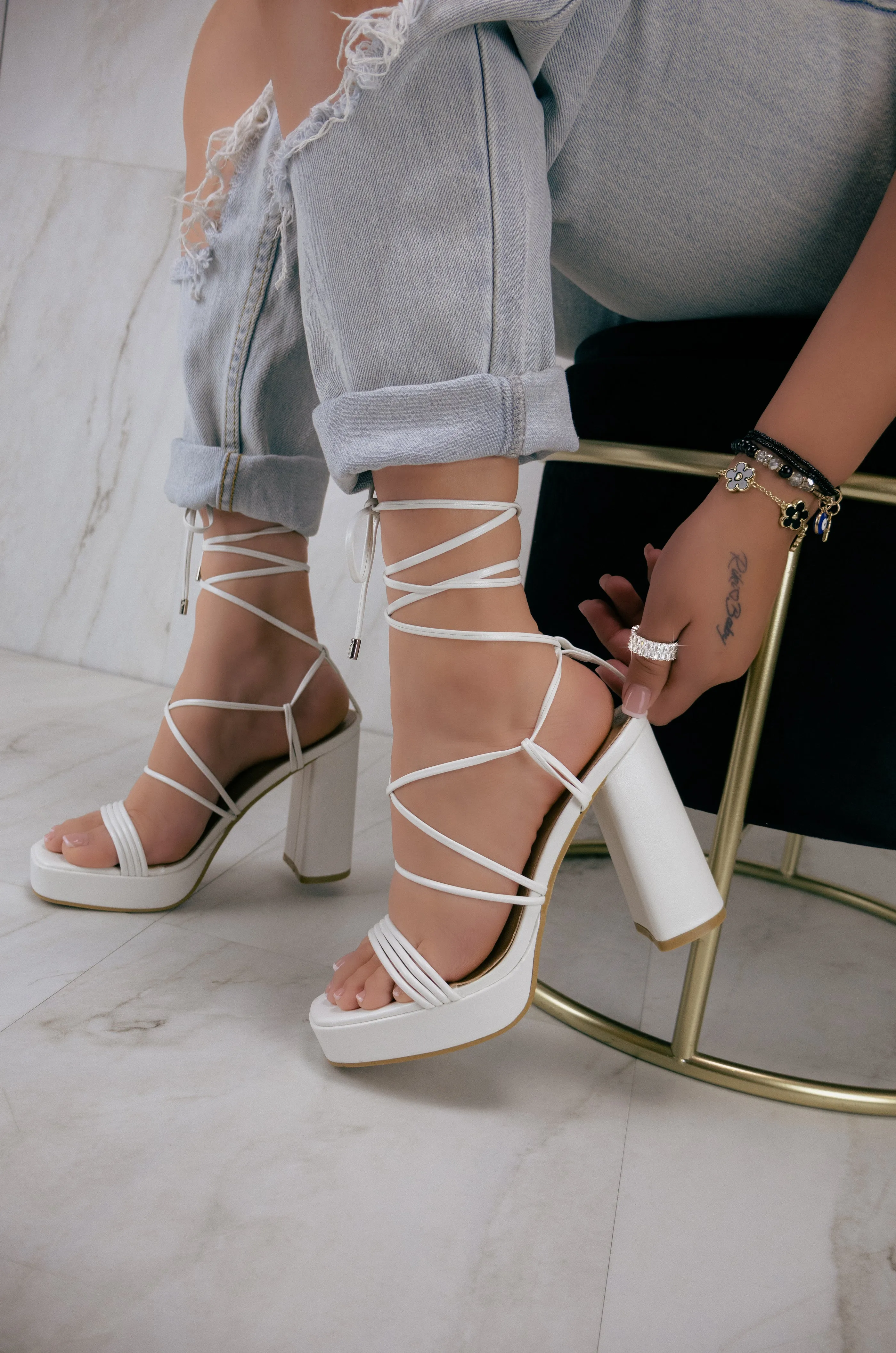 Veda - Platform Lace-Up High Heels, Chunky Heel & Stylish Design, Ideal for Making a Statement at Parties or Special Occasions