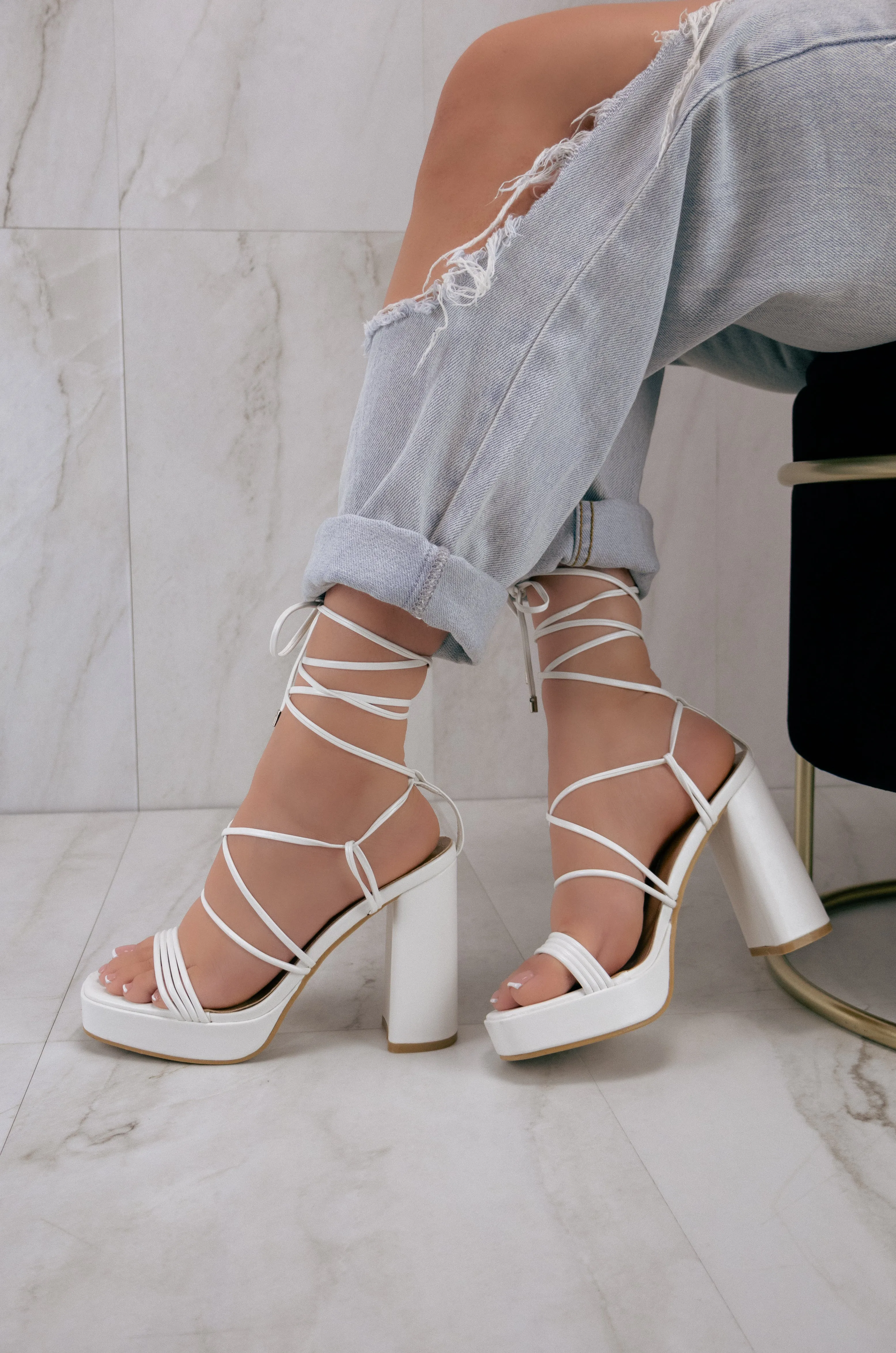 Veda - Platform Lace-Up High Heels, Chunky Heel & Stylish Design, Ideal for Making a Statement at Parties or Special Occasions