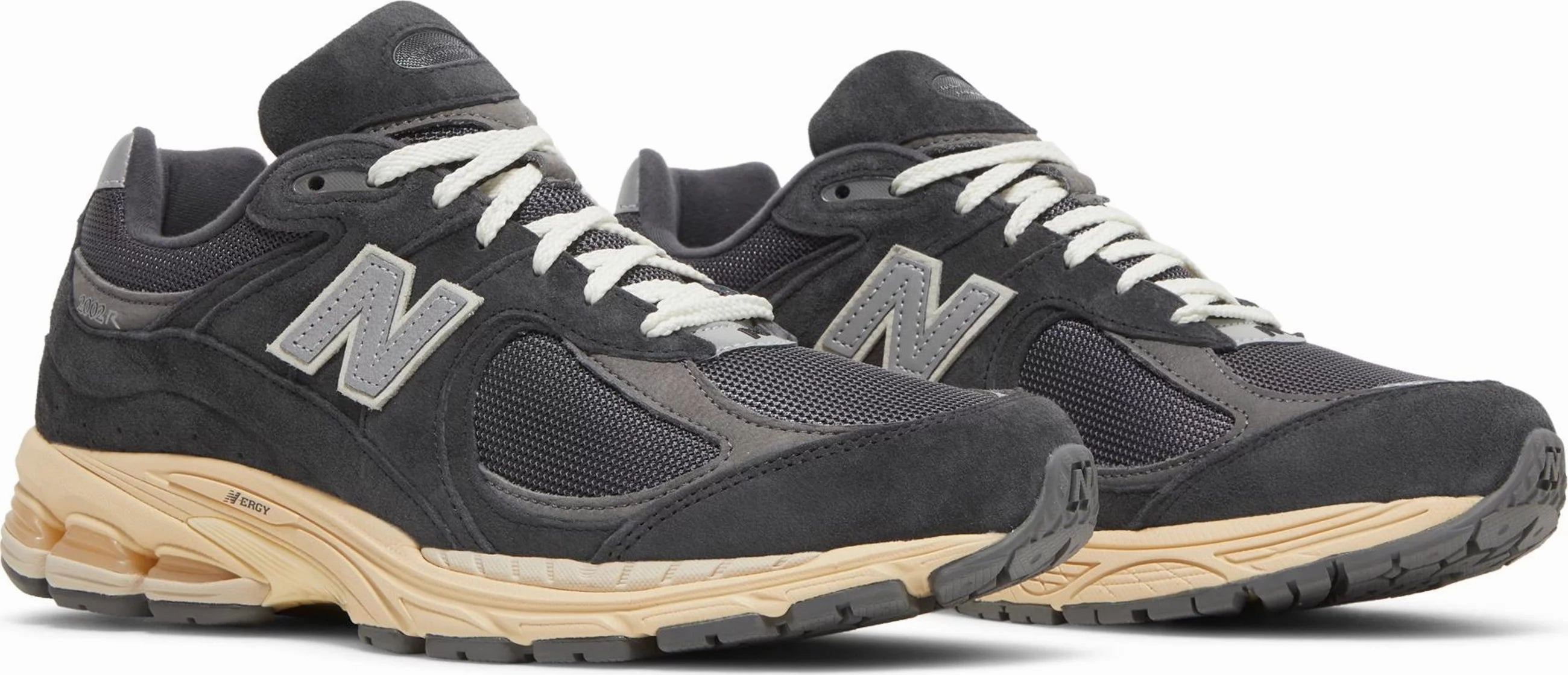 New Balance 2002R Black Dark Grey Blown Rubber Traction Padded collar