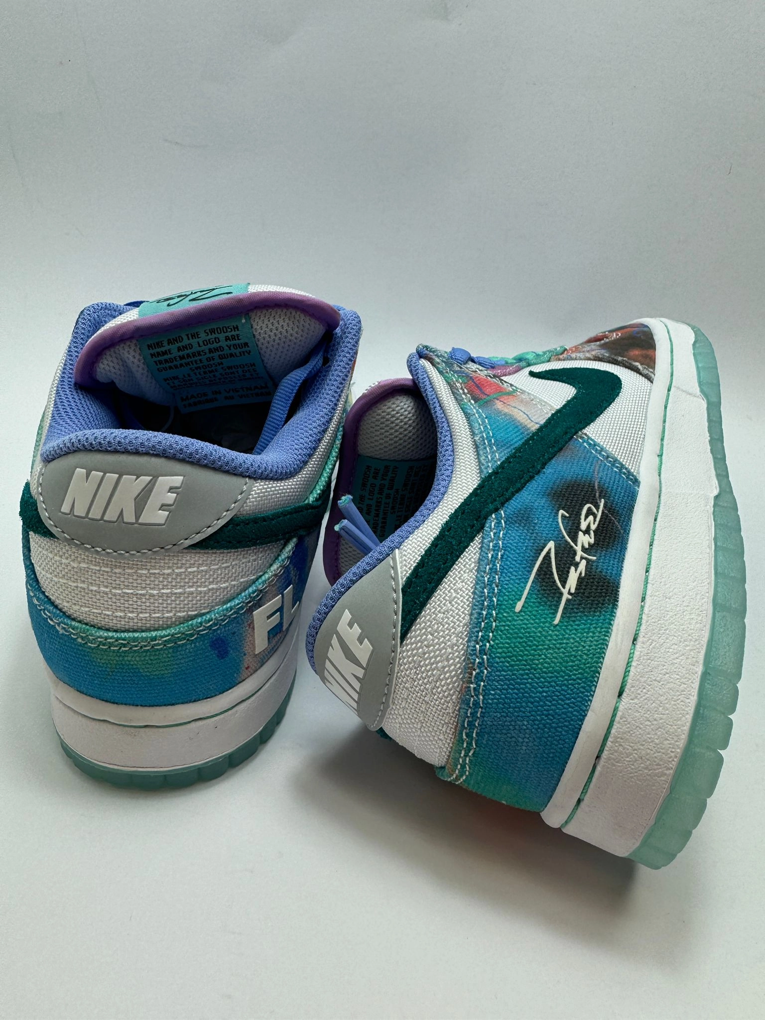 roomy shoes Nike SB Dunk Low "Futura Laboratories Bleached Aqua"