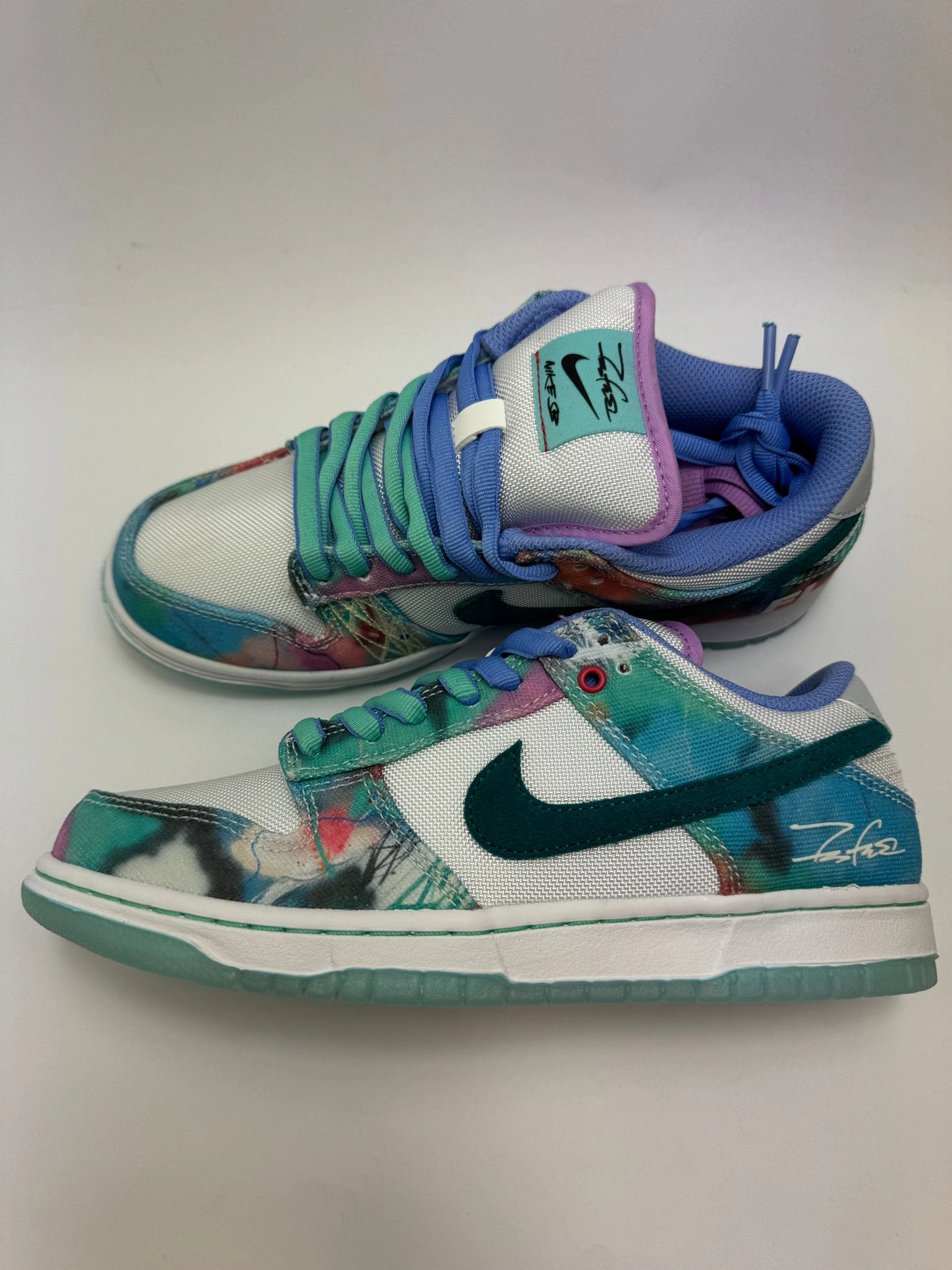 flat track running shoes Nike SB Dunk Low "Futura Laboratories Bleached Aqua"