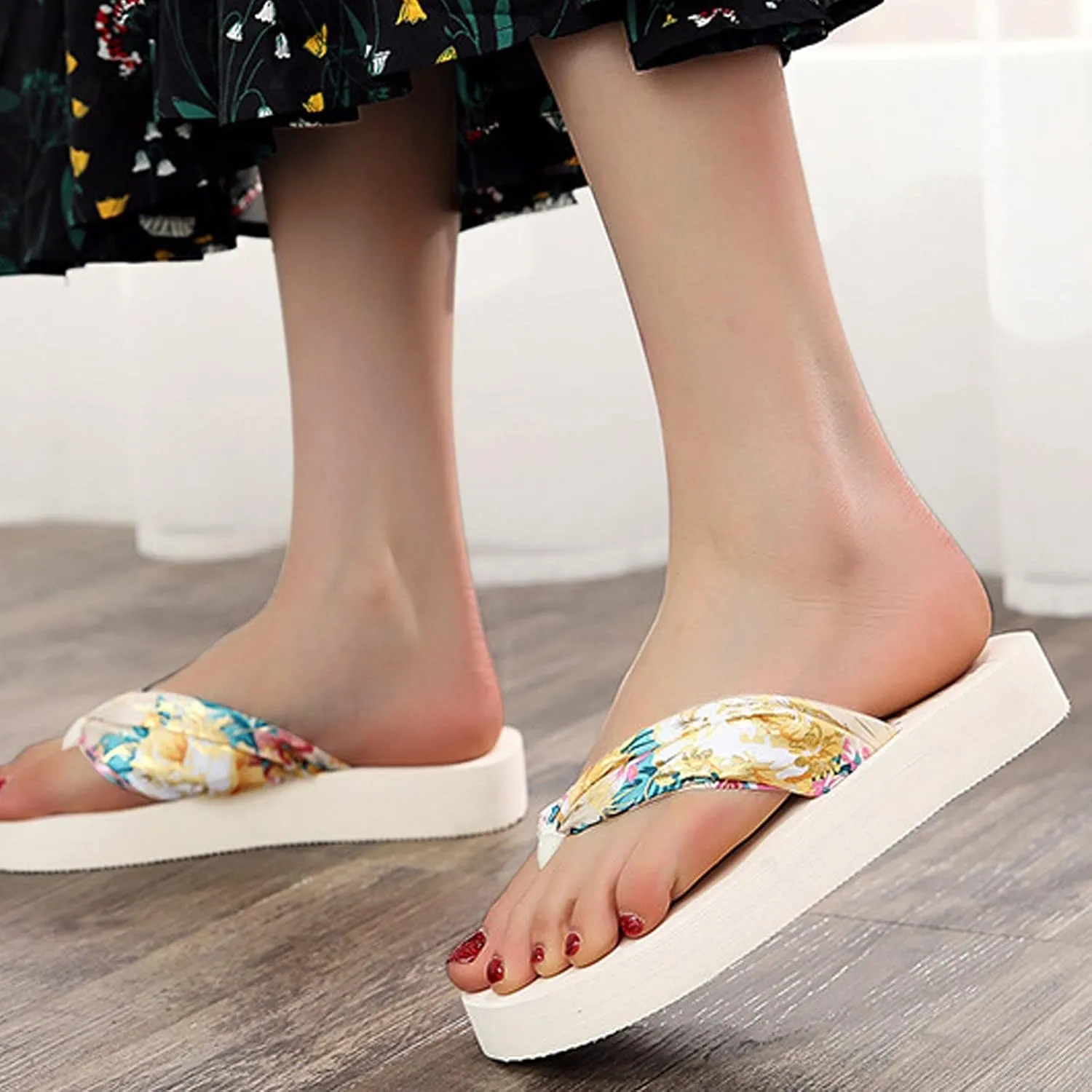 Women Flip Flops Women's Non-Slip Casual Arch Support Flip Flops Sandals Comfort Beach Thong Sandals Indoor Outdoor