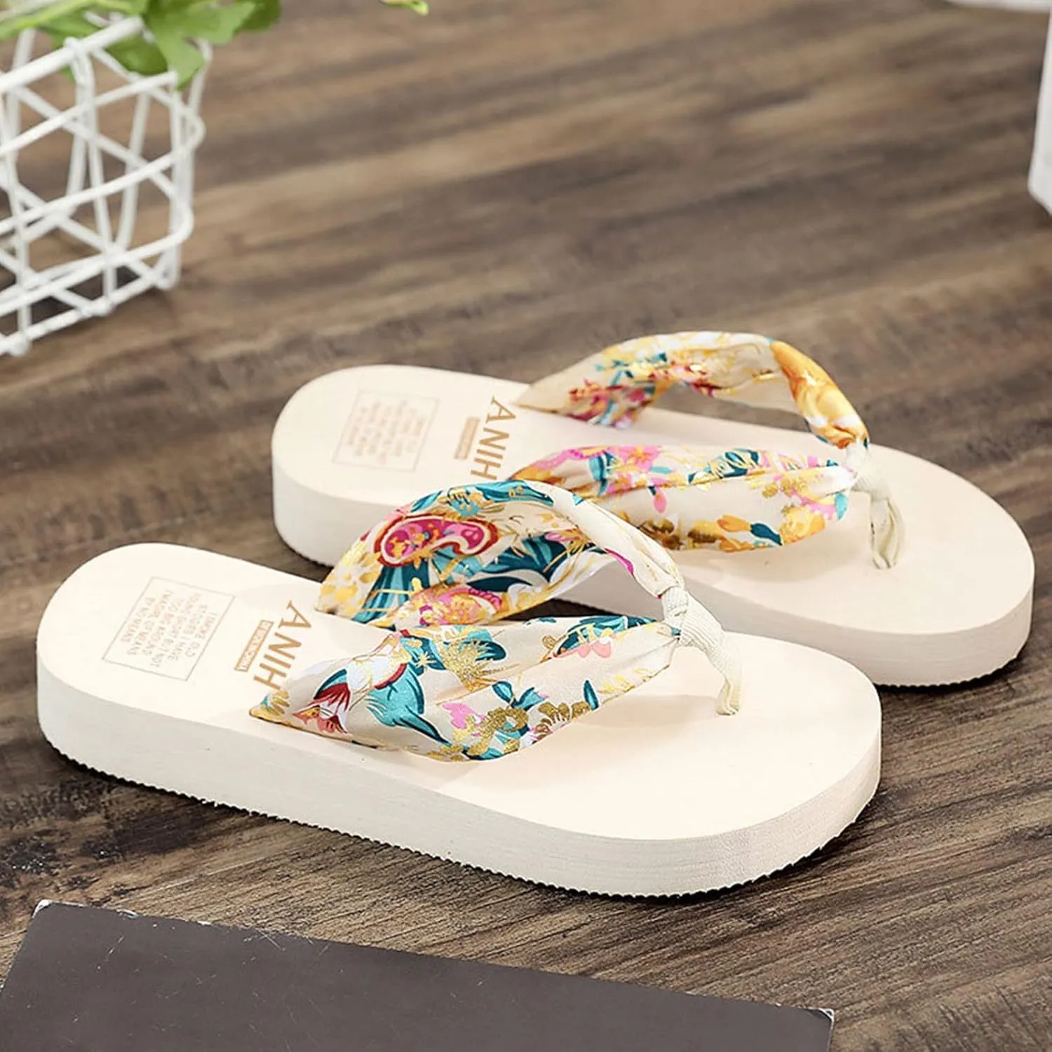 Women Flip Flops Women's Non-Slip Casual Arch Support Flip Flops Sandals Comfort Beach Thong Sandals Indoor Outdoor