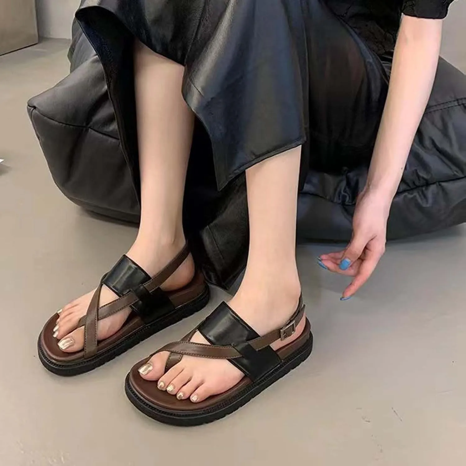 Womens Flip Flops Leather Flip Flops For Women Arch Support Sandals Women's Breathable Walking Sandals Womens