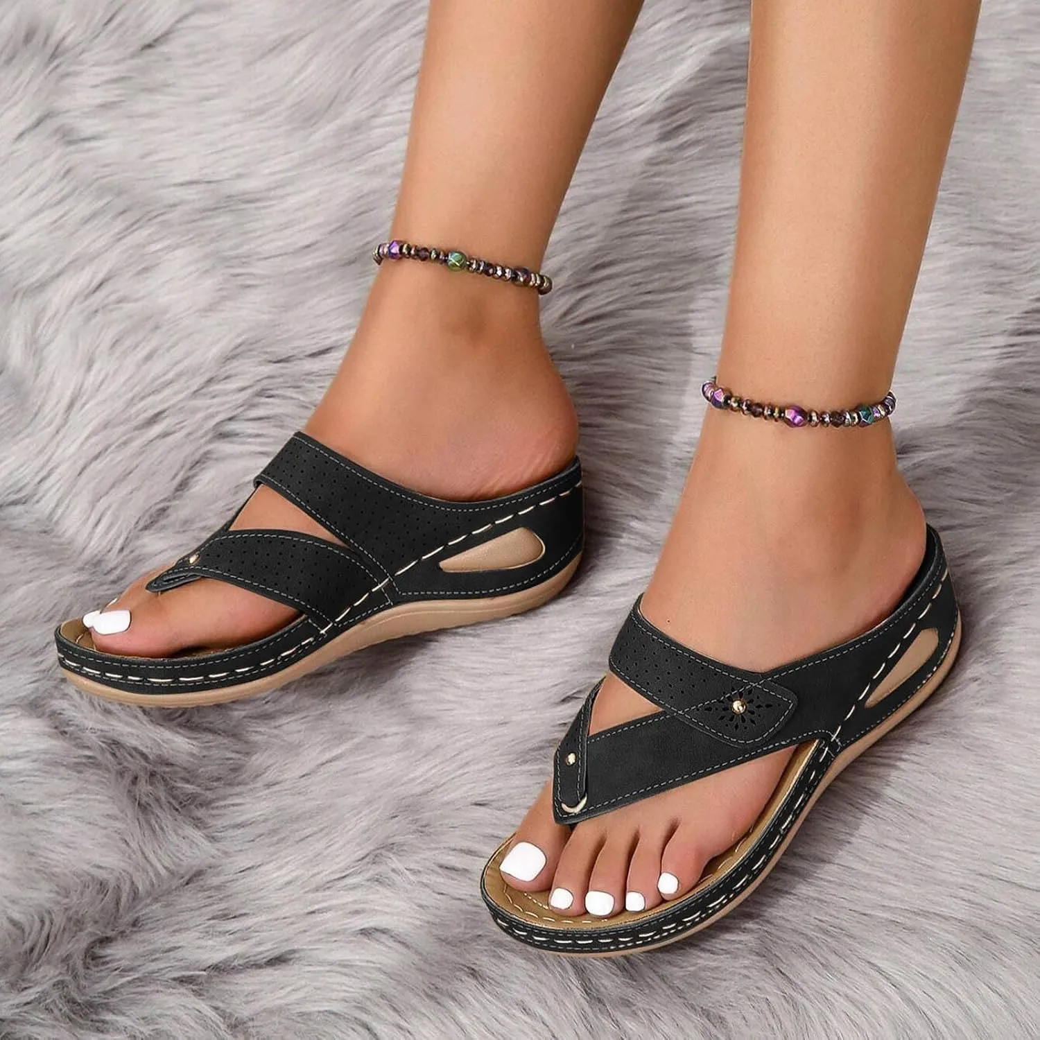 Women's Hollow Thick Soled Wedge Heeled Flip Flops For Beach Casual And Comfortable Sandals Slipper