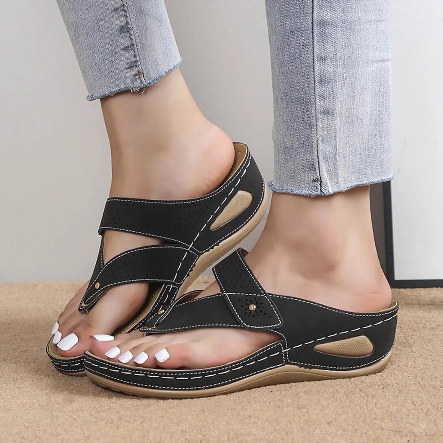 Women's Hollow Thick Soled Wedge Heeled Flip Flops For Beach Casual And Comfortable Sandals Slipper