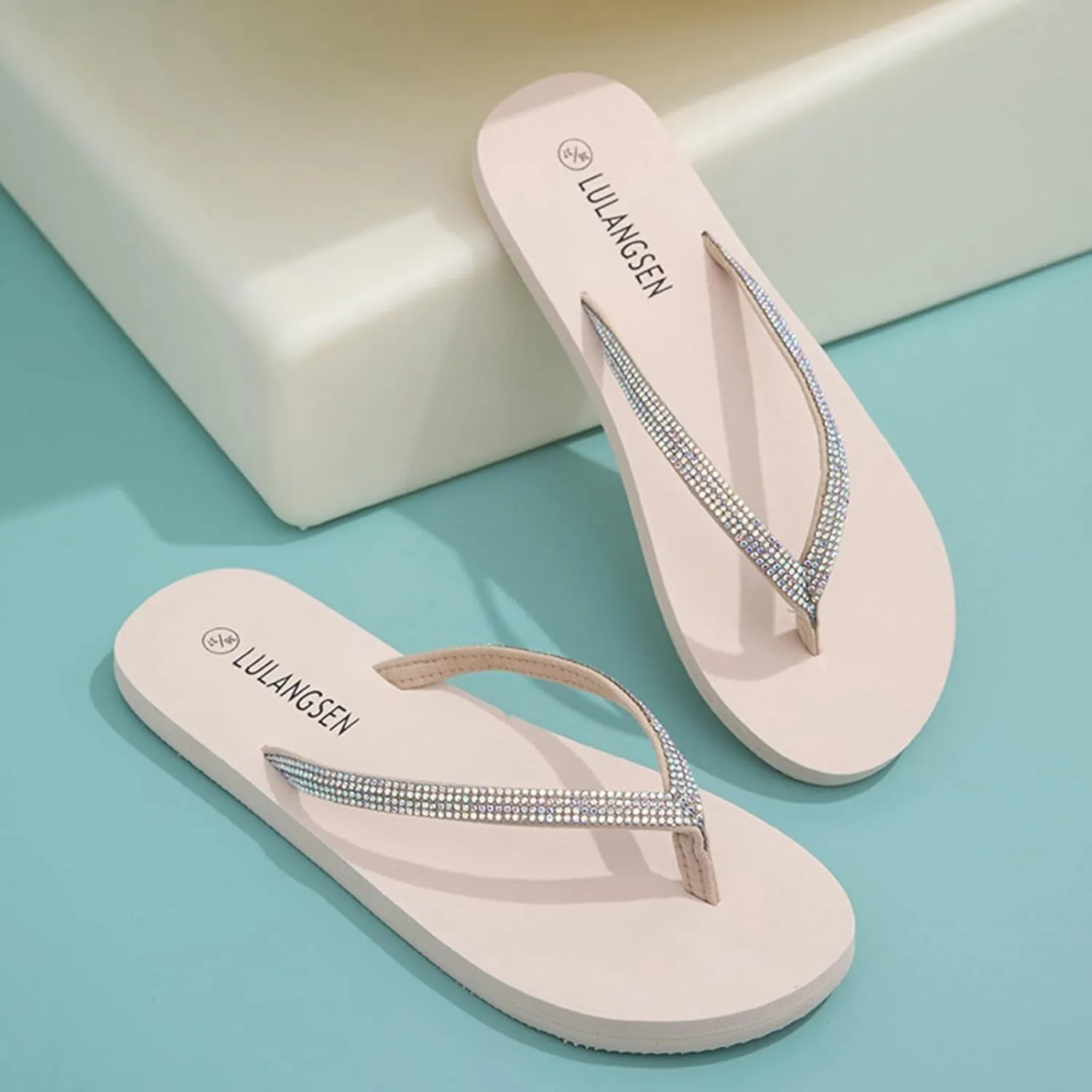 Women's Thong Glossy Rhinestone Flat Slippers for Casual Outer Wear Beach Flip Flops Lightweight Sandals