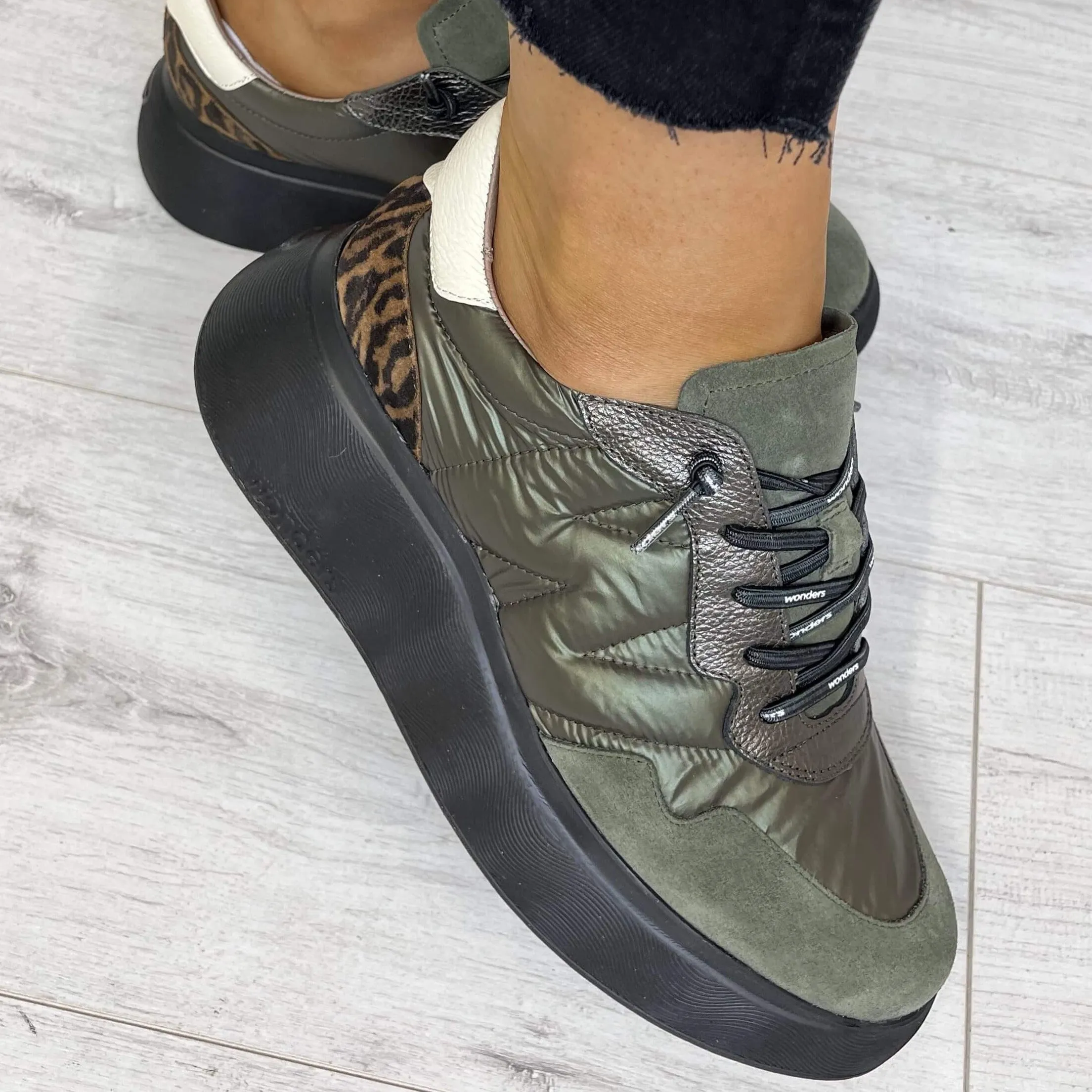 Wonders Green Leather Black Sole Brand Lace Sneakers