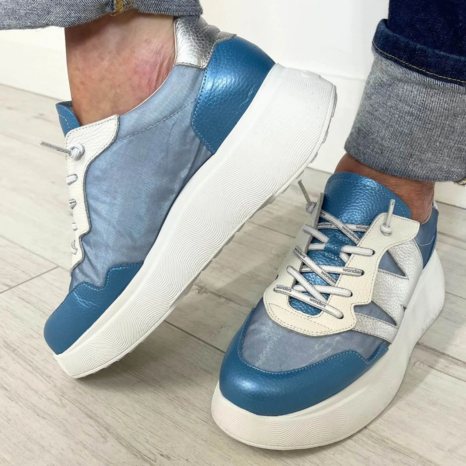 Wonders Two Tone Blue Leather Sneakers