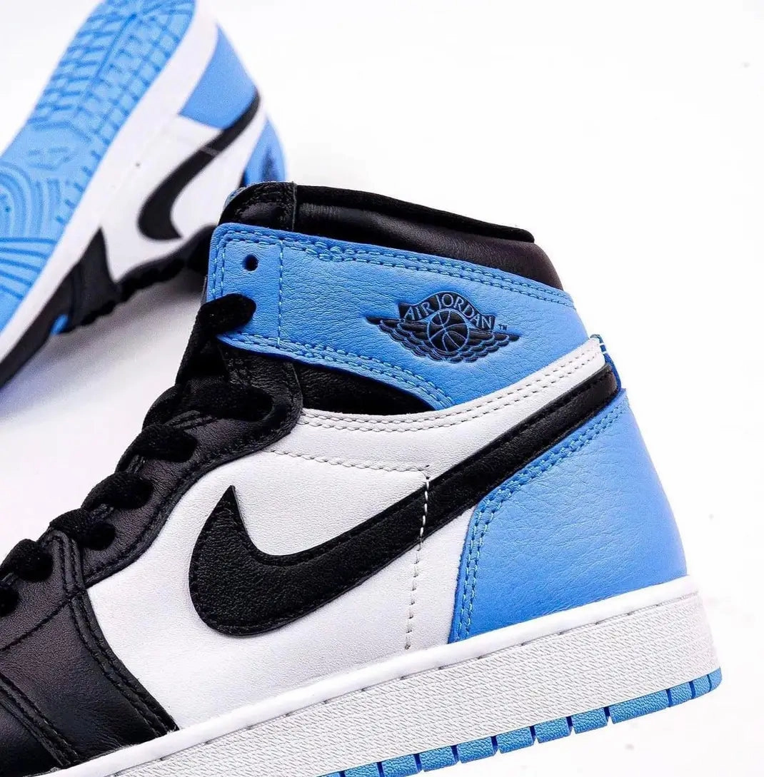 Stretch Knit Upper Flex Groove Engineering Jordan 1 Retro High Obsidian UNC